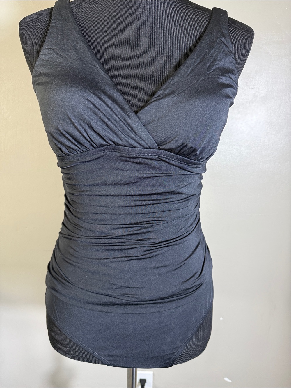 Jantzen Black Ruched V-Neck One Piece Swimsuit Sz 10